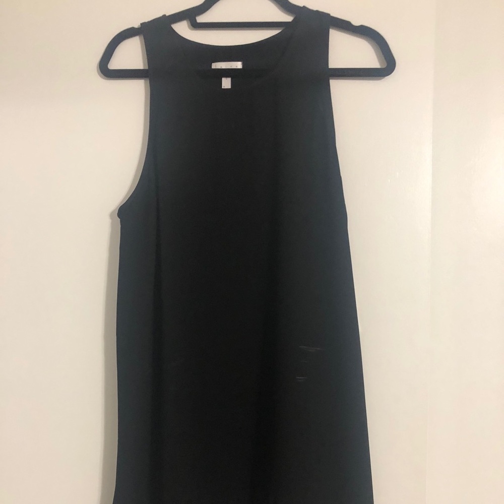 Sleeveless black dress